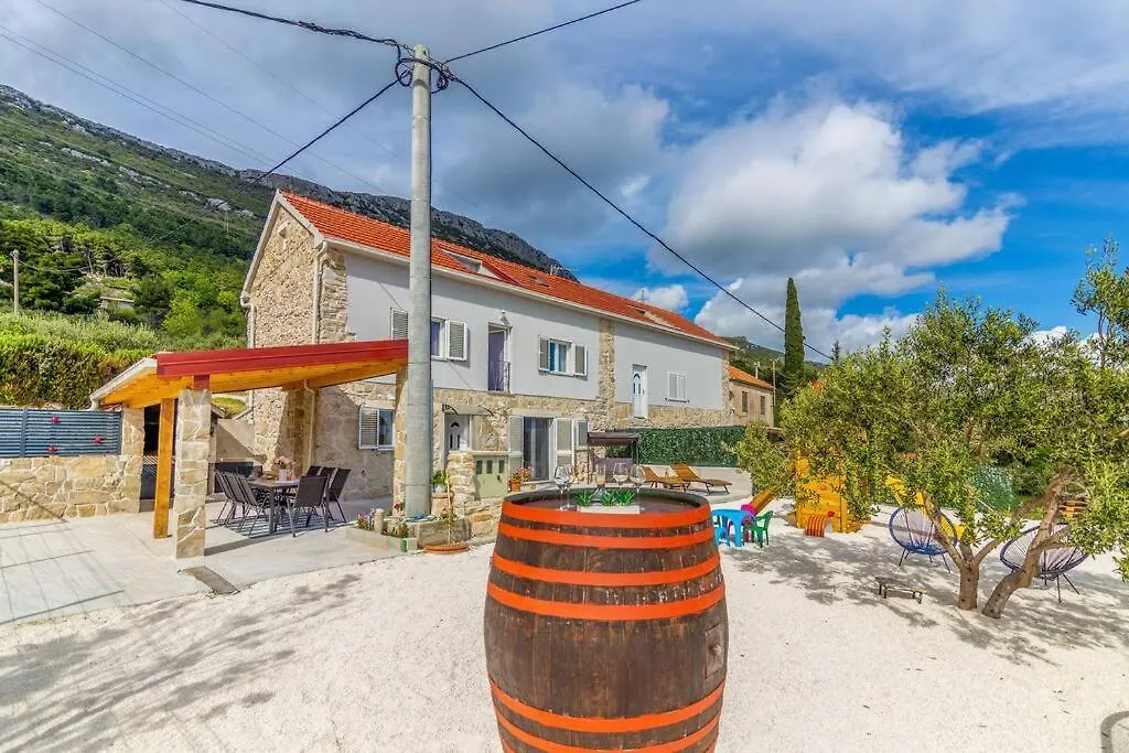 Holiday Home Toni Kastel Stari