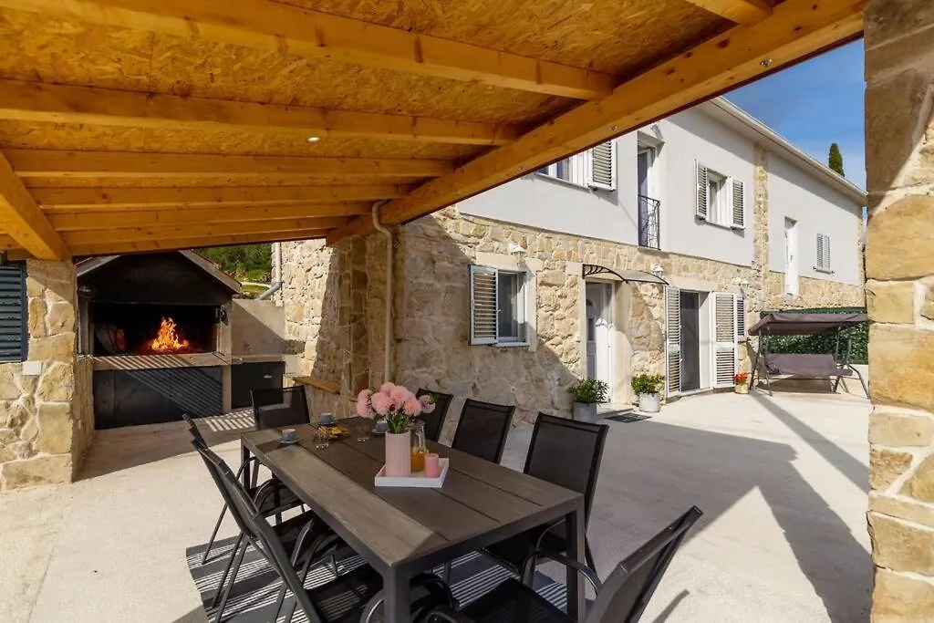 Holiday Home Toni Kastel Stari
