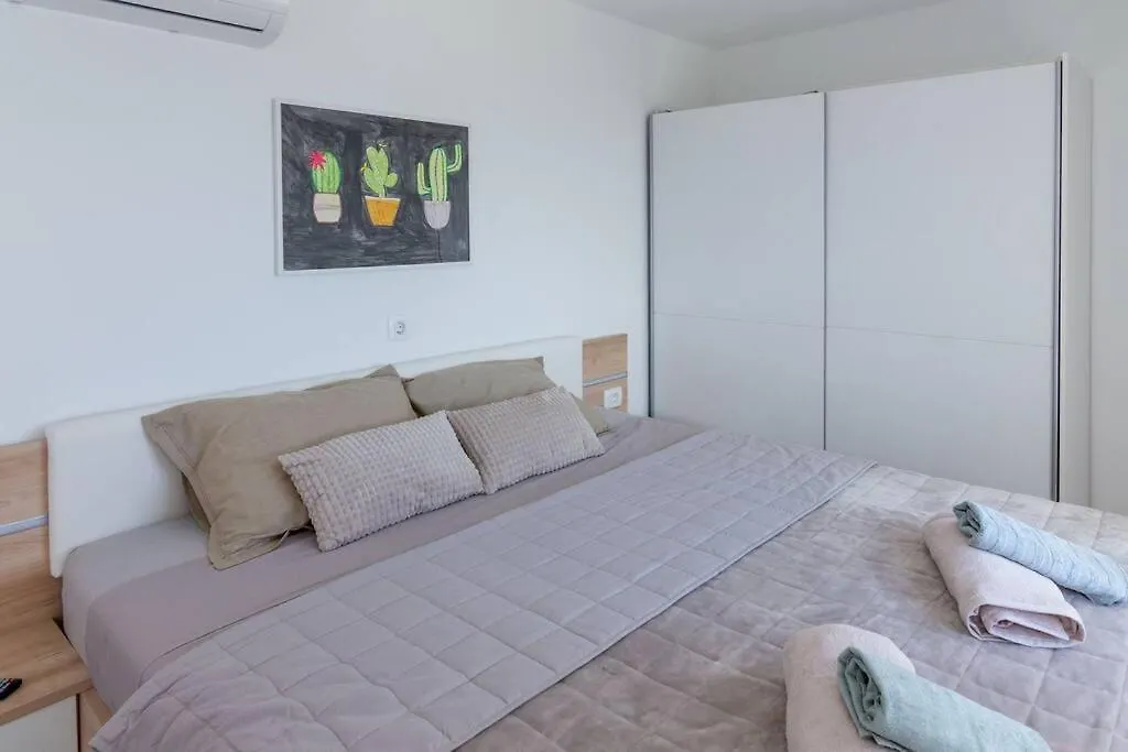 Holiday Home Toni Kastel Stari 0*,