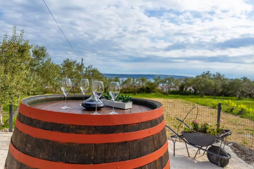 Holiday Home Toni Kastel Stari Villa