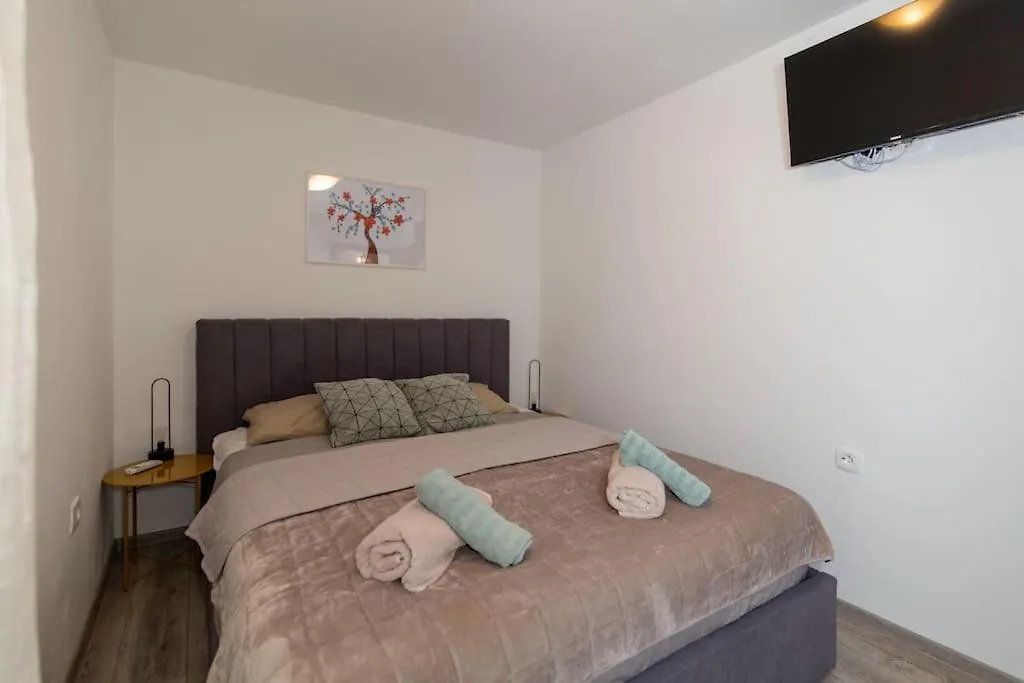 Holiday Home Toni Kastel Stari Villa