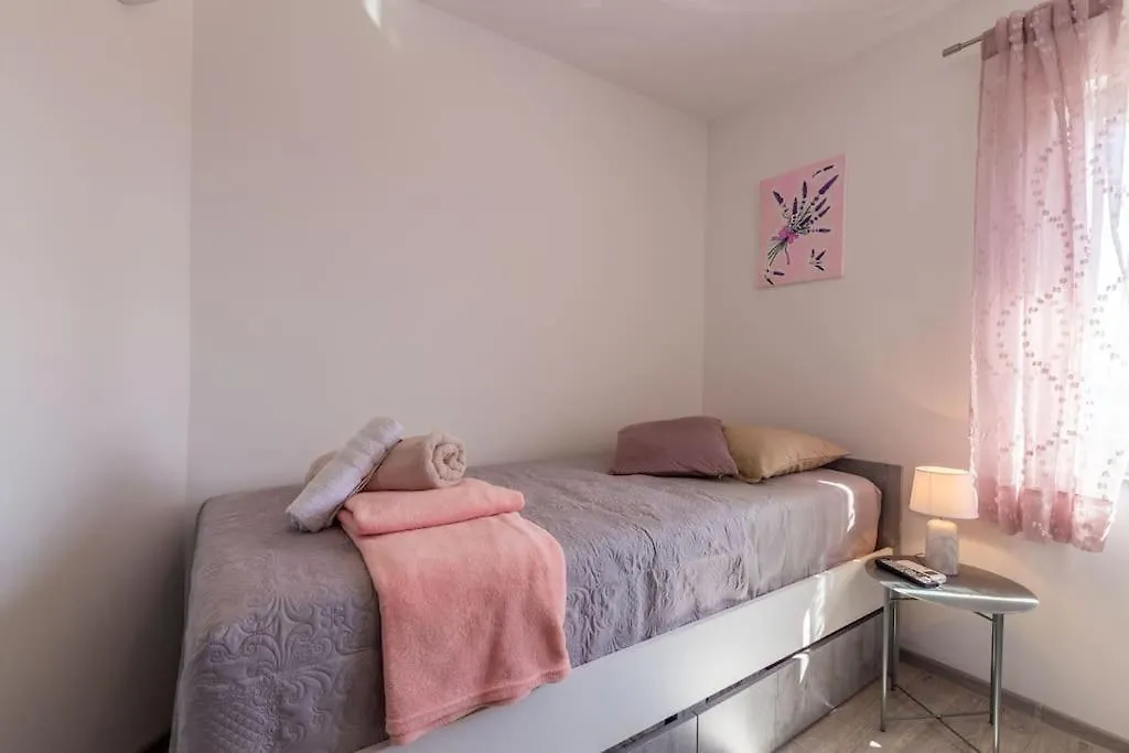 Holiday Home Toni Kastel Stari Villa