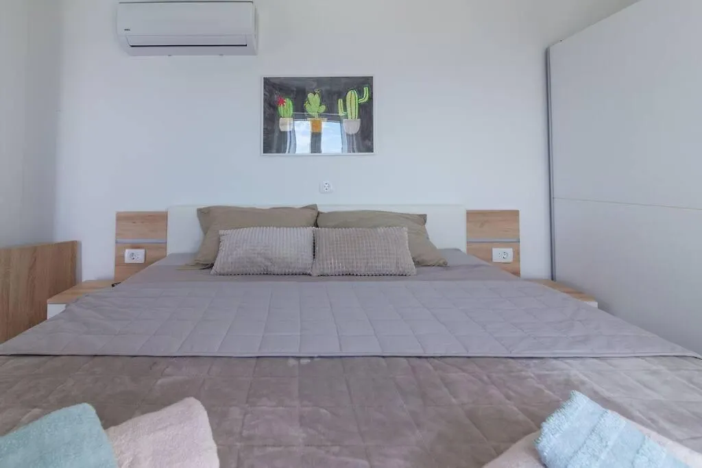 Holiday Home Toni Kastel Stari Villa